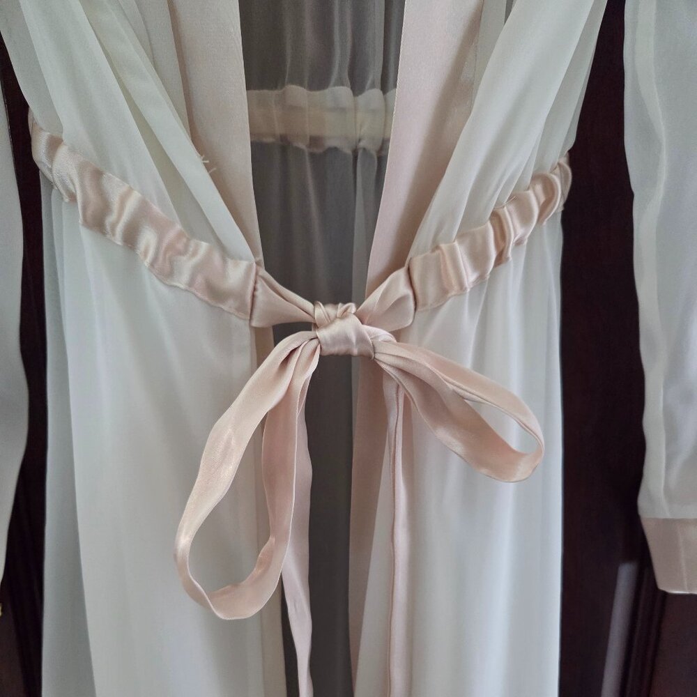 Flora Nikrooz Robe L/XL - Picture 2 of 8